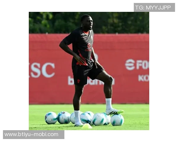 意天空报道莱奥福法纳缺席对阵萨索洛比赛进行单独训练 意天空报道莱奥福法纳缺席对阵萨索洛比赛进行单独训练